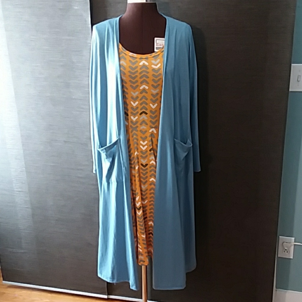LuLaRoe Sarah sweater